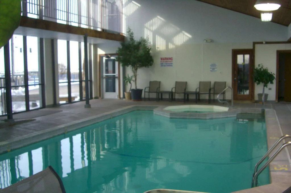 Quails Nest Inn & Suites