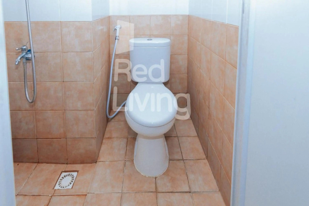 RedLiving Apartemen Green Pramuka - Family Group Tower Orchid