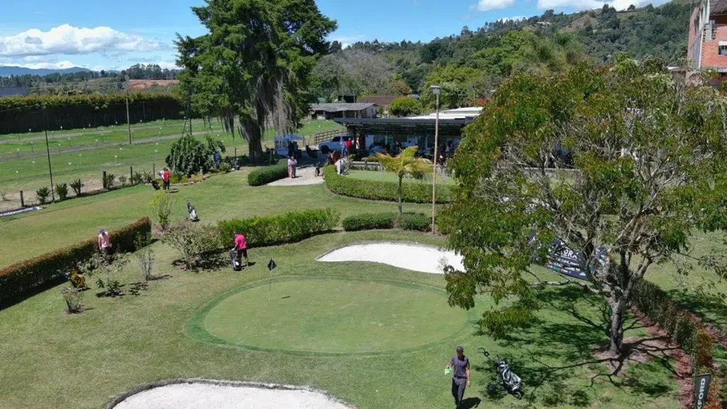 Hotel & Golf Isak Aeropuerto
