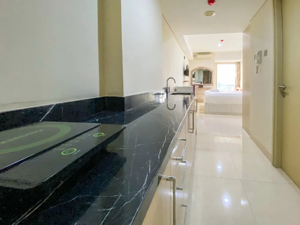 Good Deal Studio at Warhol (W/R) Residences Apartment By Travelio
