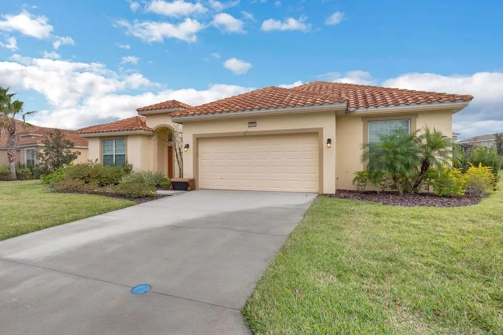 Davenport Homes in Solterra Rst by ADR