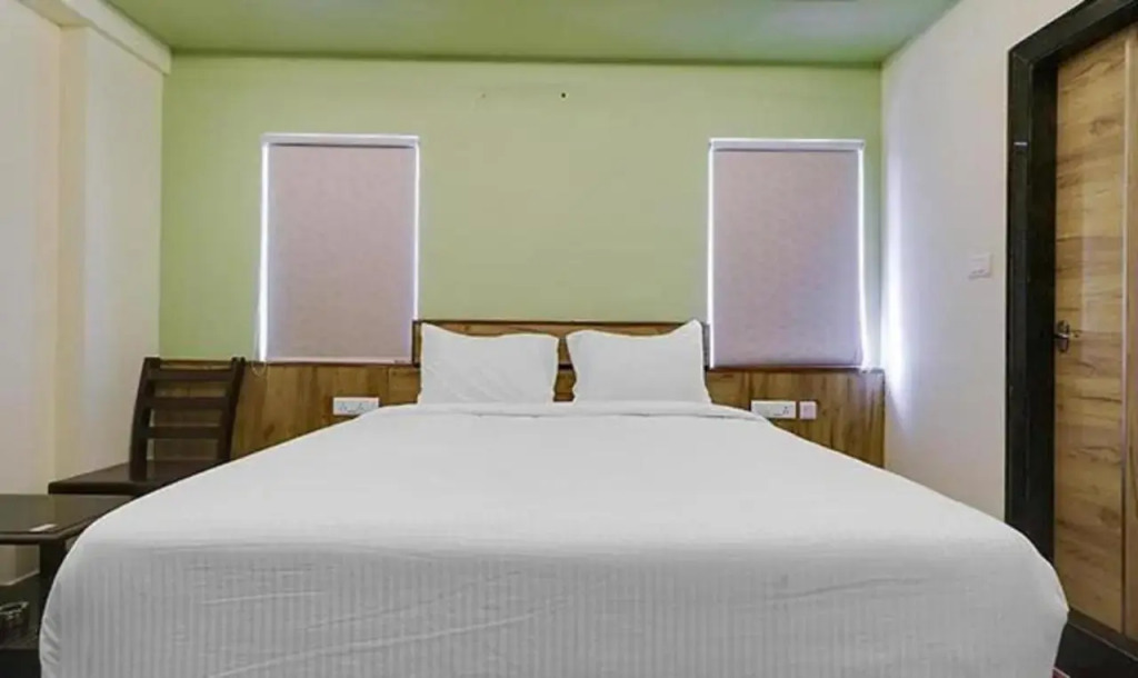 Townhouse OAK Hotel SVA