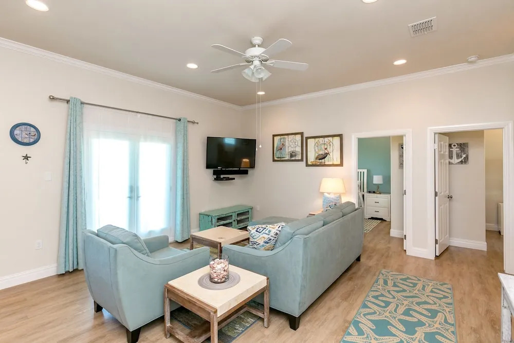 New & Family-Friendly Rockport Beach House - 3 Br home by RedAwning