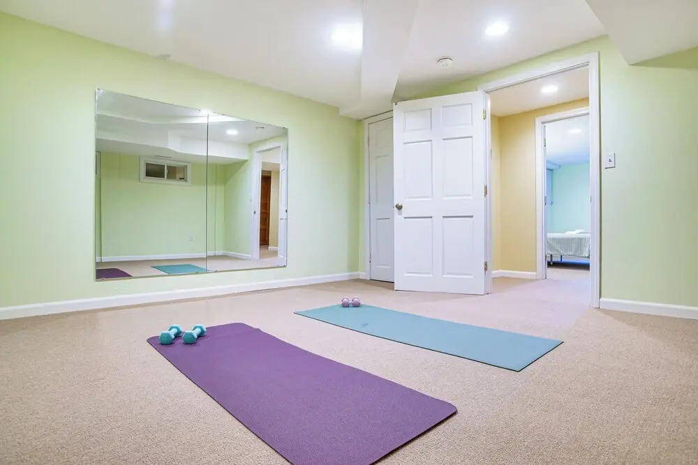 Ping-pong & Backyard: Spacious Chatham Retreat