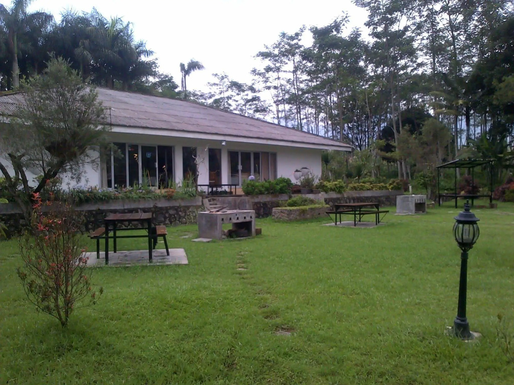 VILLA AKIRA, Mountain View Getaway