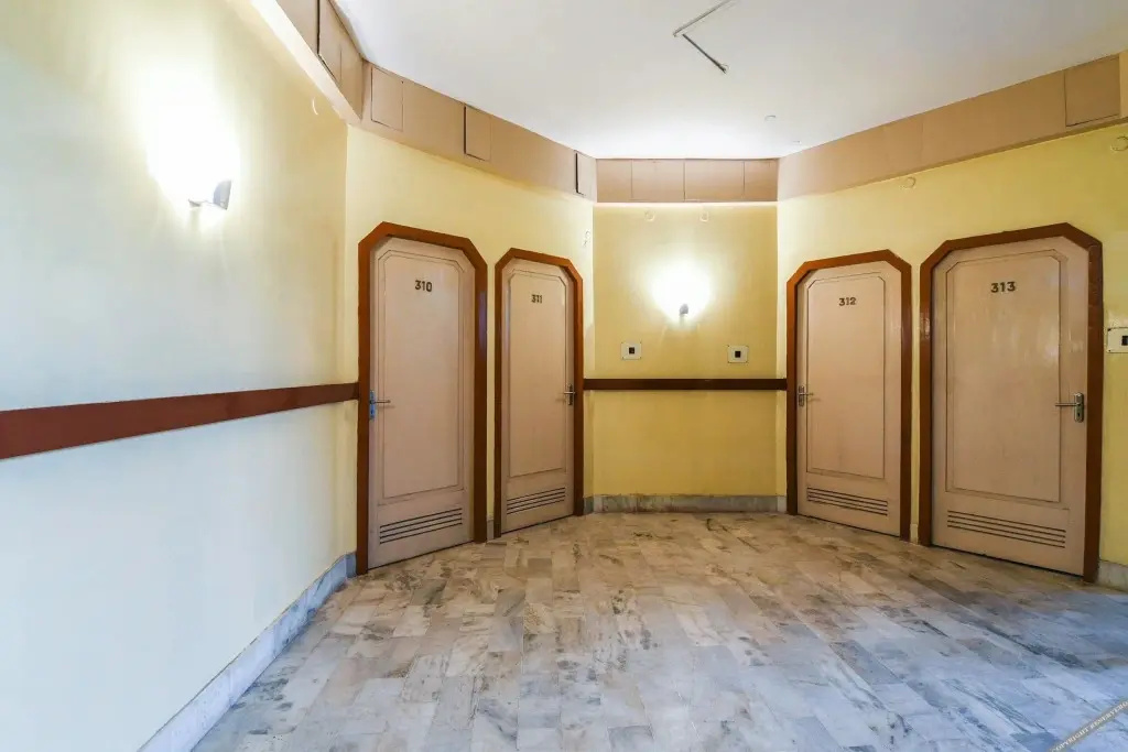 Hotel New Prince by OYO Rooms
