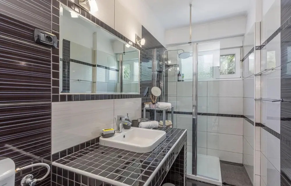 Stunning Home in Risika With Wifi and 3 Bedrooms