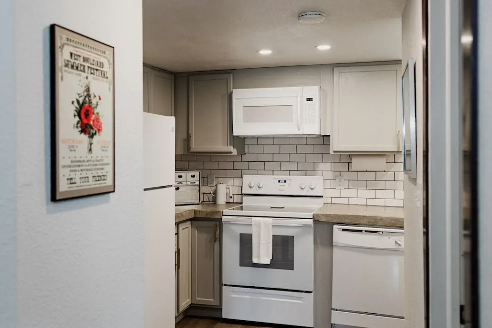 Cozy Local Apartment