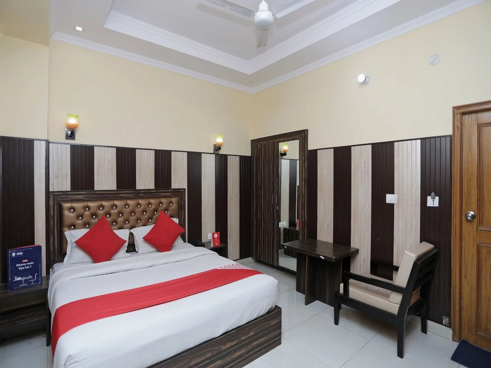 OYO 14017 Abhinandan Residency