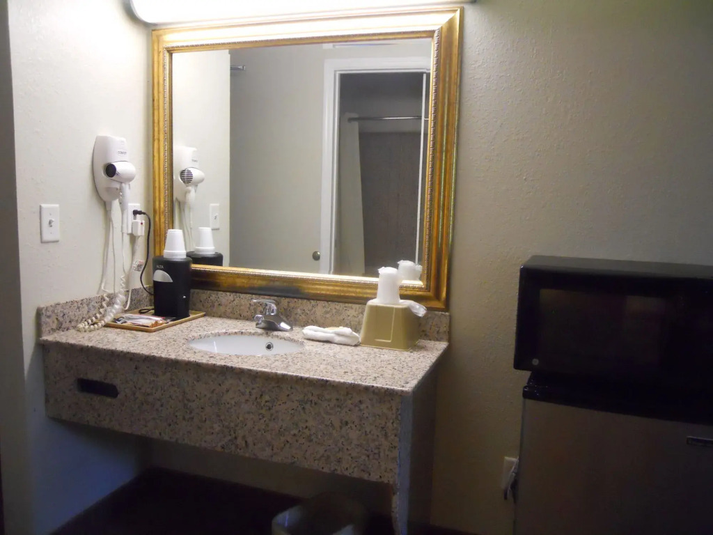 Airport Inn - Chattanooga