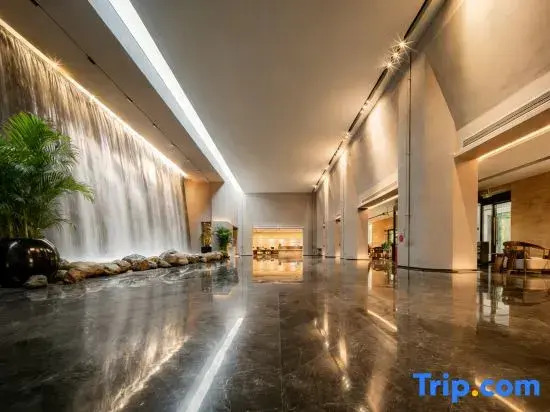GreenTree Slow Trip Grand Hotel (Bayi Square First Affiliated Hospital)