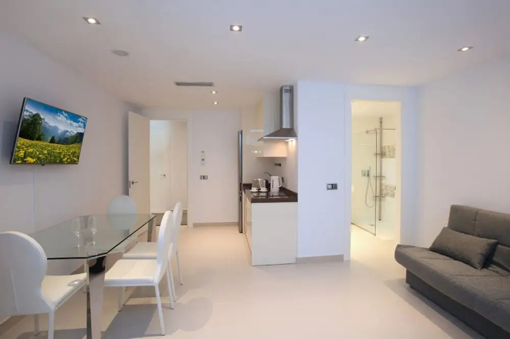 Villa - 5 Bedrooms with Pool, WiFi and Sea views - 105009