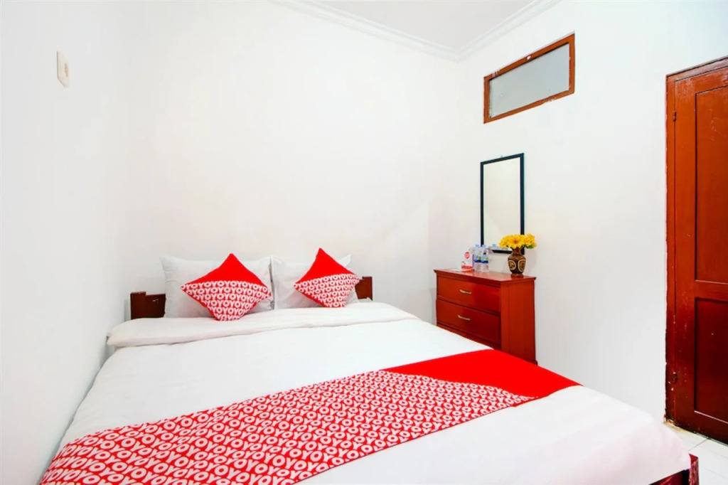 Super OYO 1788 House 24