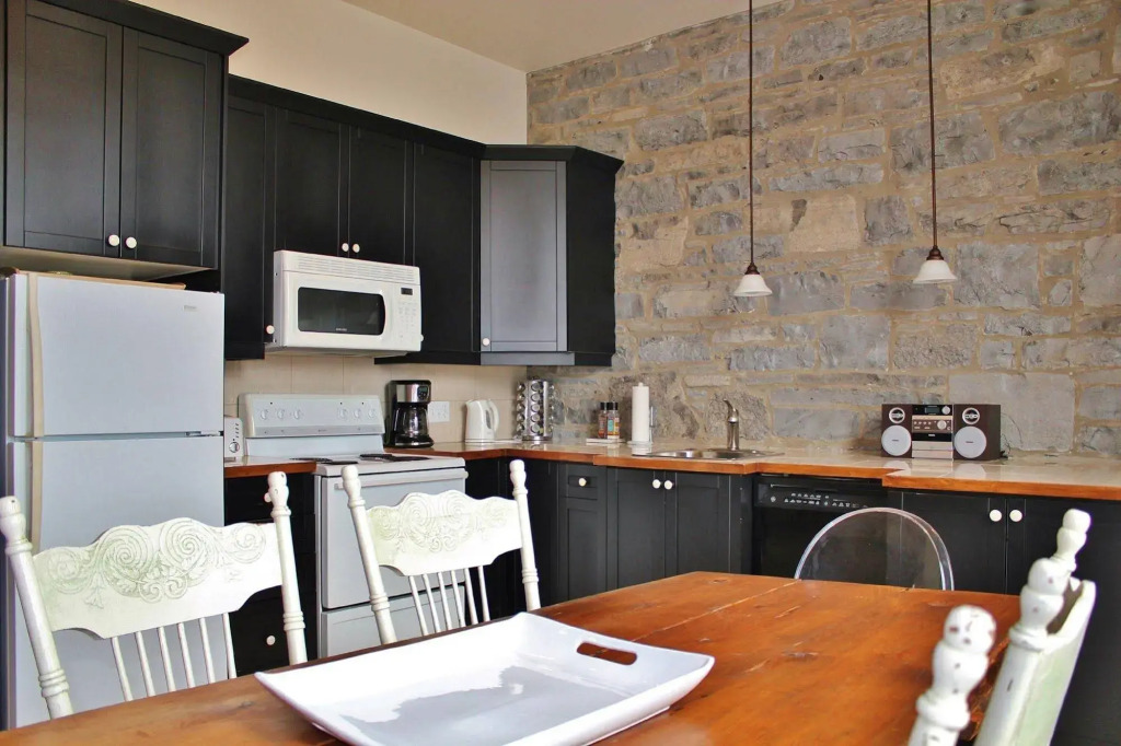 All Suites Whitney Manor