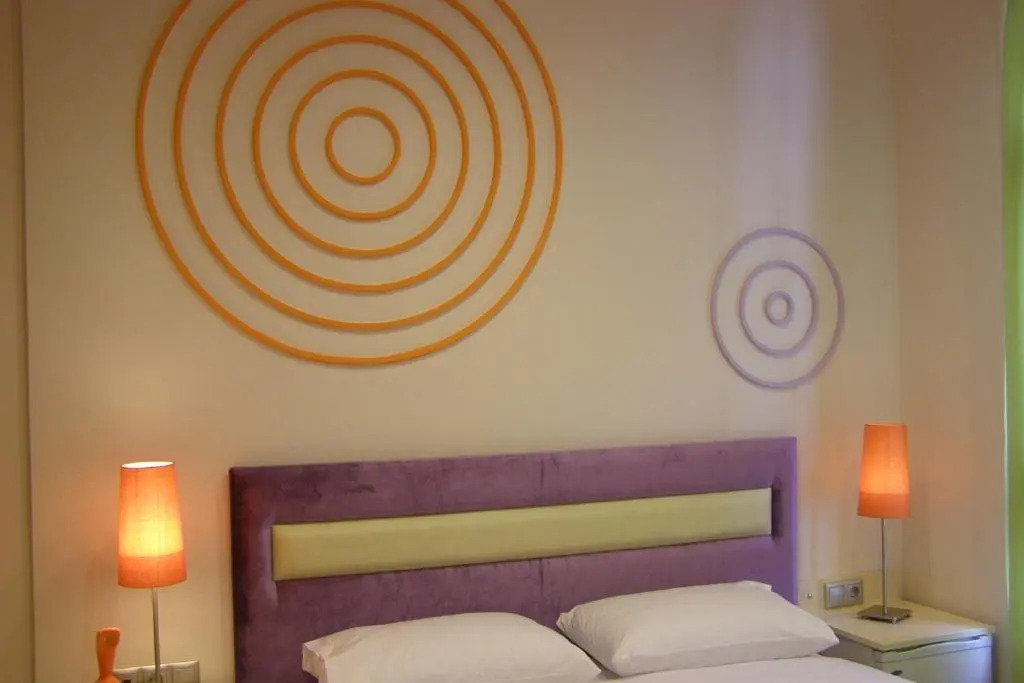 Room "honeybee" in a neoclassical house