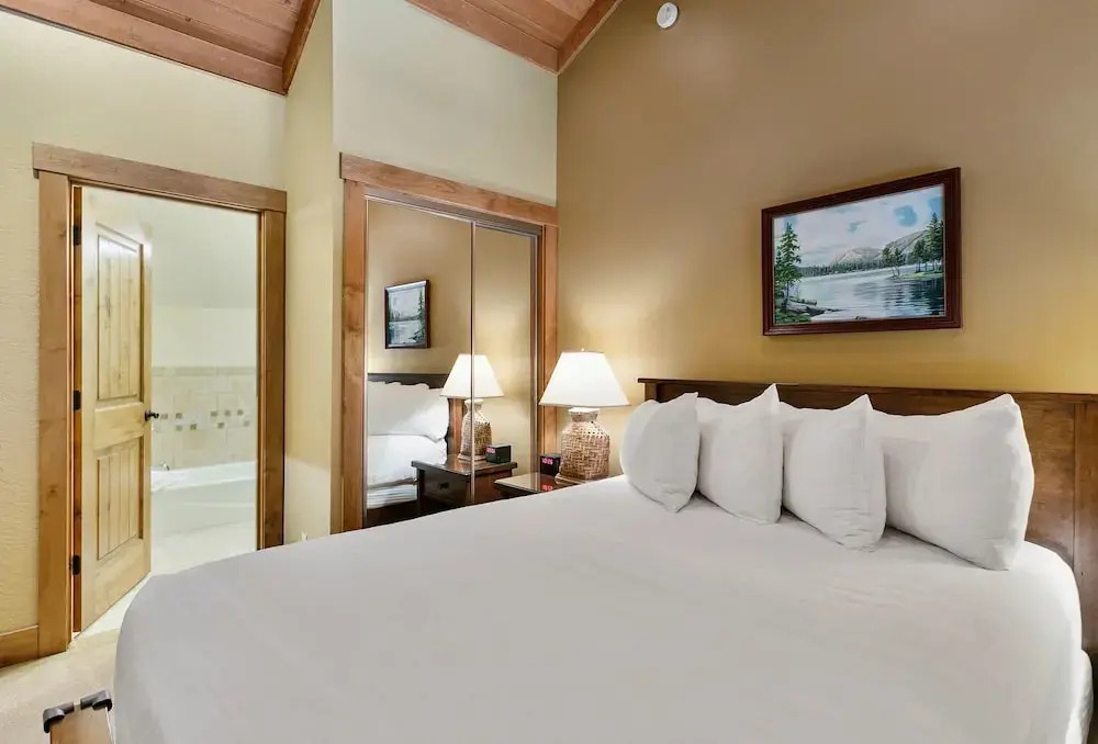 Powder Run at Deer Valley Resort - Four Bedroom Condo with Hot Tub #A32 4 Condo