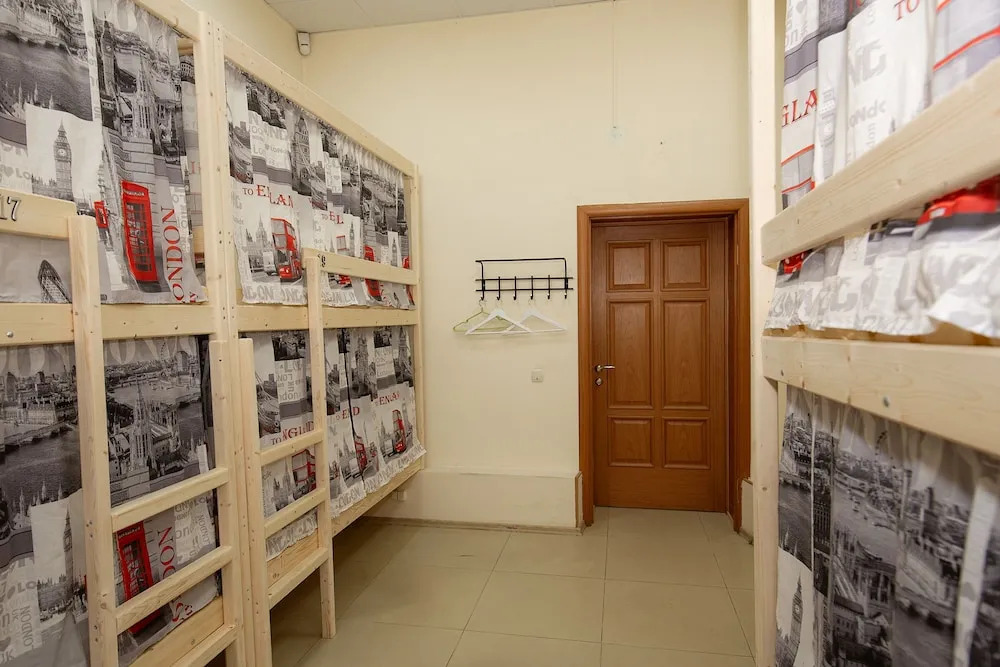 Vhostel25