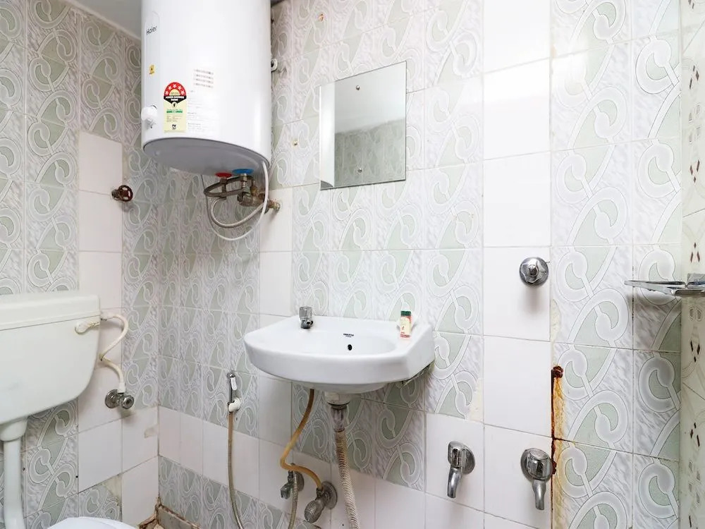 OYO 14232 Behala Guest House
