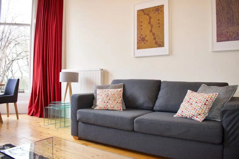 Quiet 2 Bedroom Apartment close to the City Centre