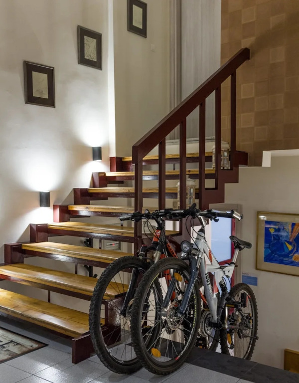 A Gift in the Heart of Monastiraki A