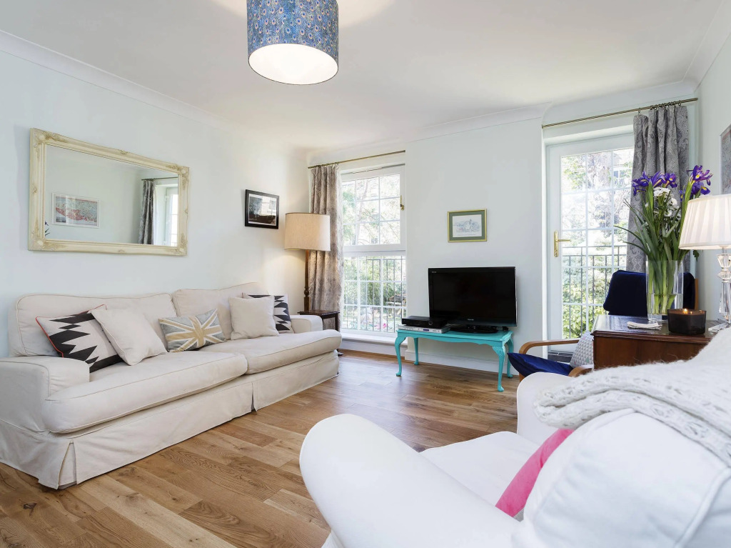 Veeve  3 Bed Flat With Parking Walford Road Stoke Newington
