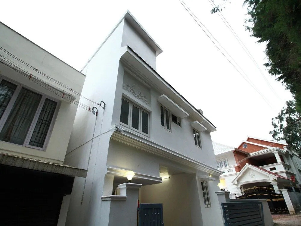 Oyo 15478 Lalana Residency