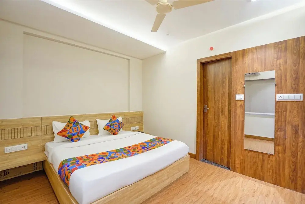 FabHotel White Pearl