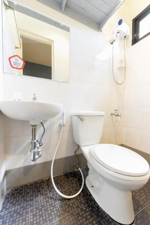 OYO 112 Majesty Suites