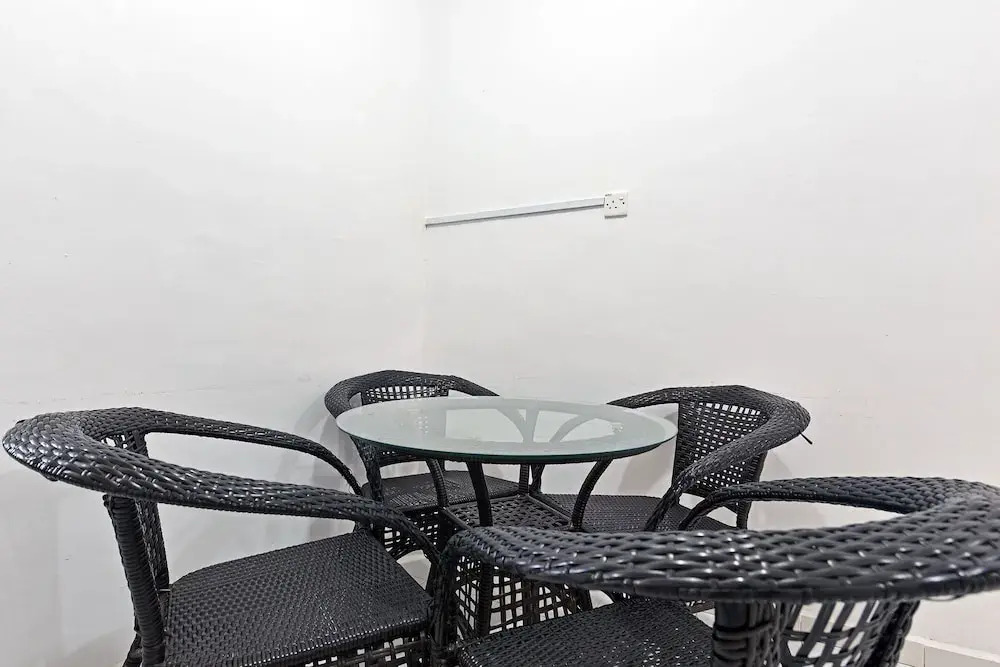OYO 90493 JL Homestay