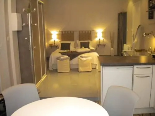 Little Suite - Suzanne (Adults Only)