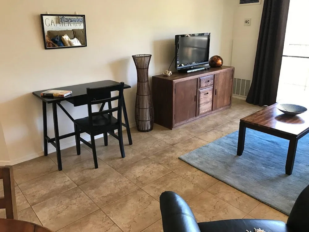 Kauhale Makai 430 - One Bedroom Condo