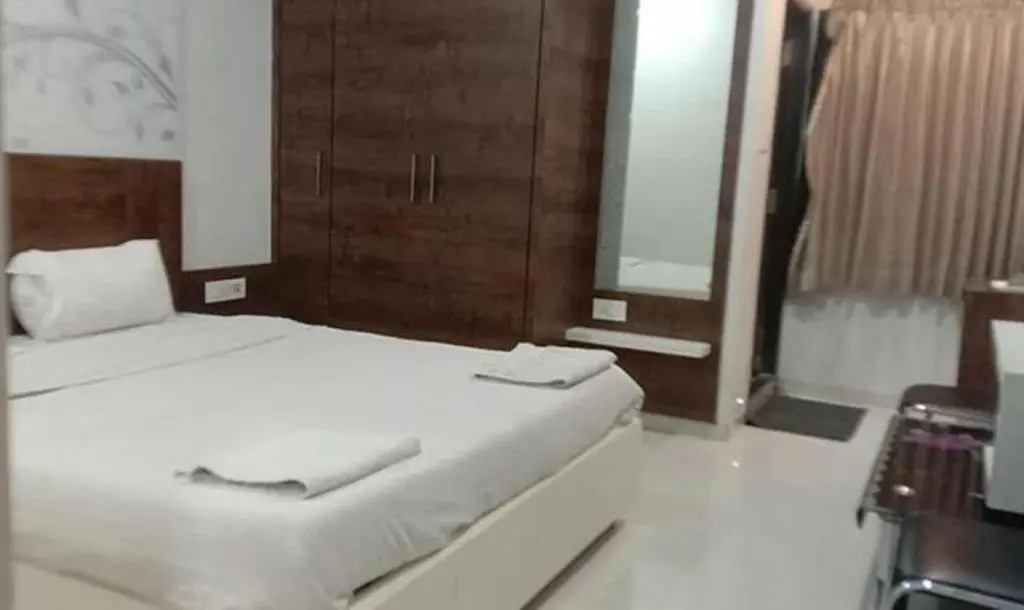 FabHotel AK Grand