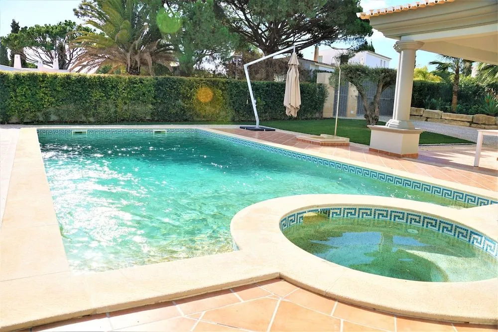 Charming Exceptional Golf Villa in Algarve