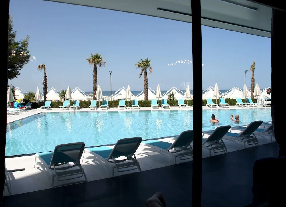 Luxury Premium Finese