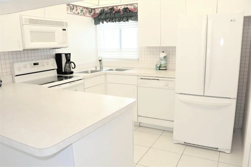 Jamaica Royale T22 - 2 Br Condo