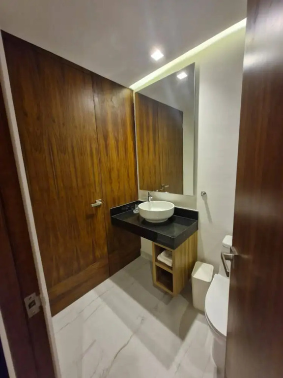 Super Cute Flat on 5th Ave in PdC Steps From Beach