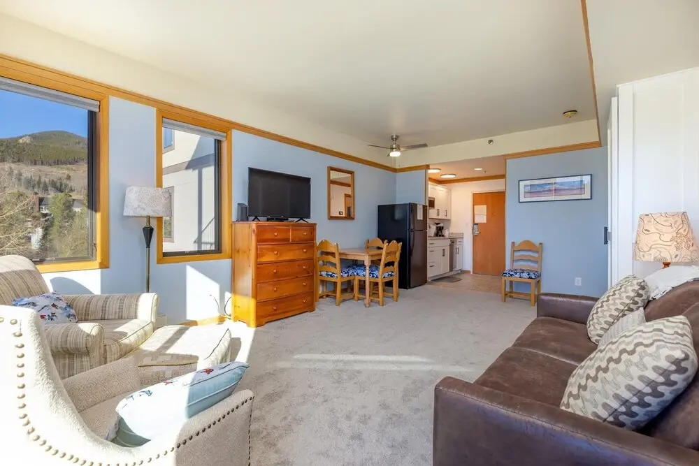 2756 Slopeside Condo
