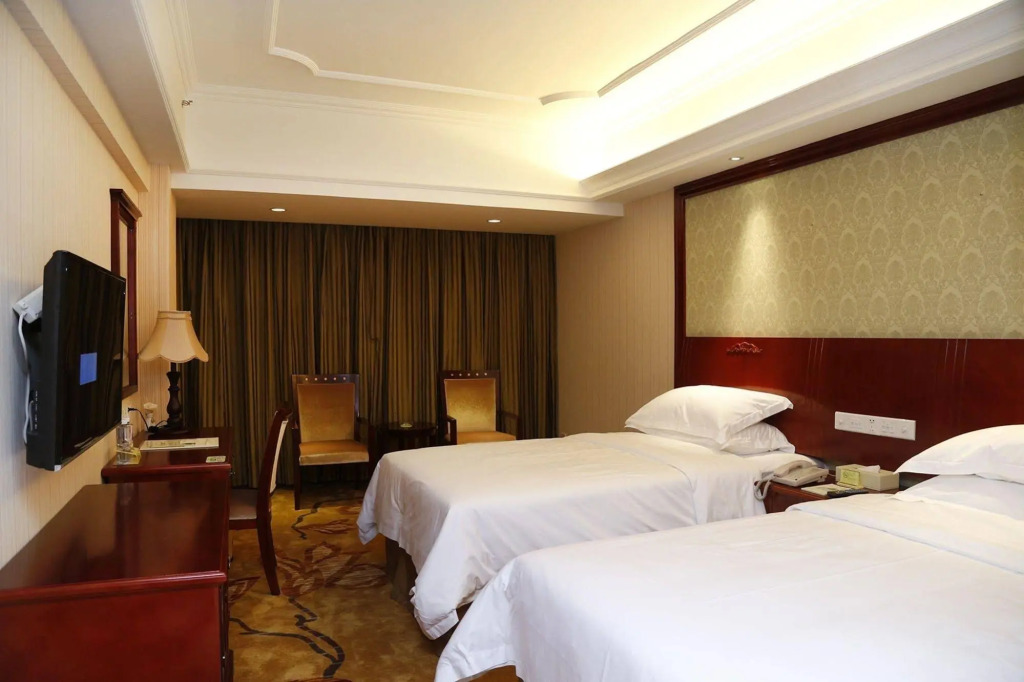 Vienna Hotel Shenzhen Futian Bagua Road