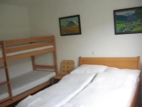 Rooms and Apartment Na poljani