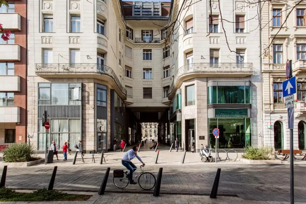 City Corso Apartman