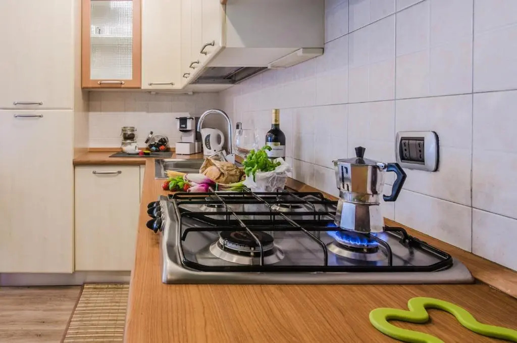Interno 76