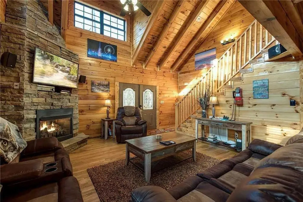Bearway to Heaven II 3 Bedroom Home with Hot Tub