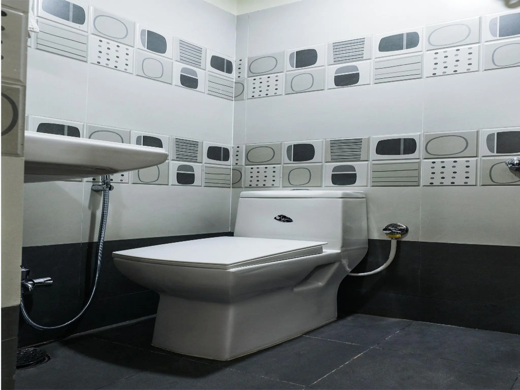 OYO 14925 Harsha Residency