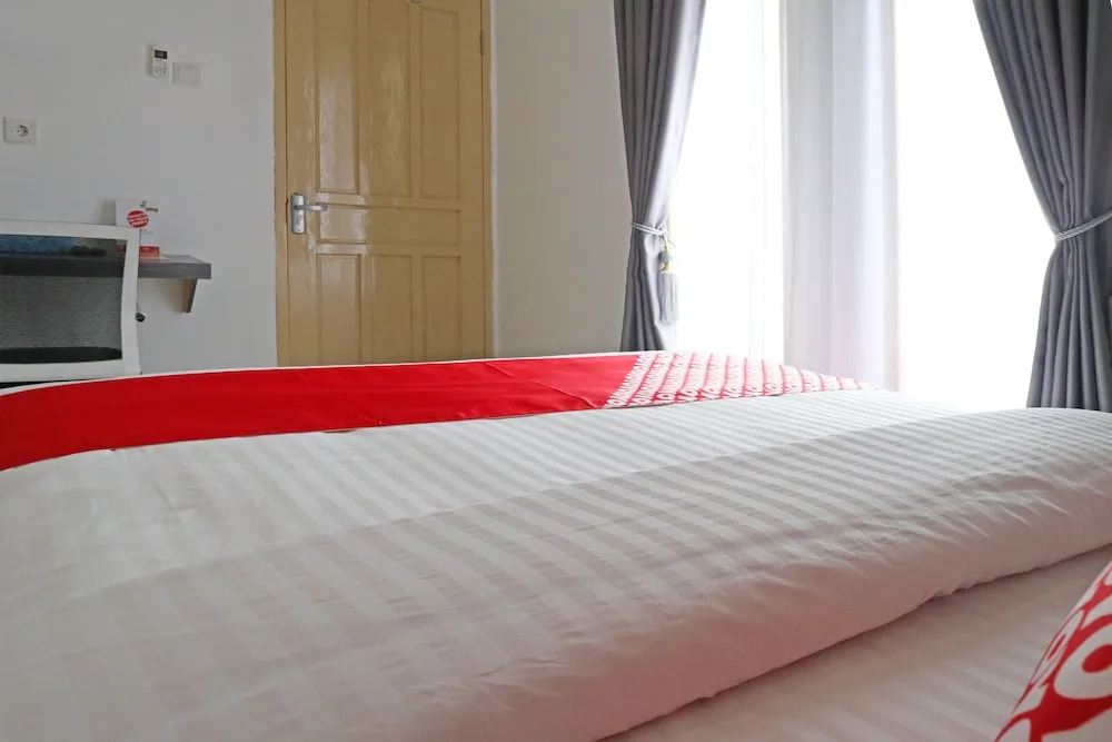 Sachila Residence Syariah  by OYO Rooms