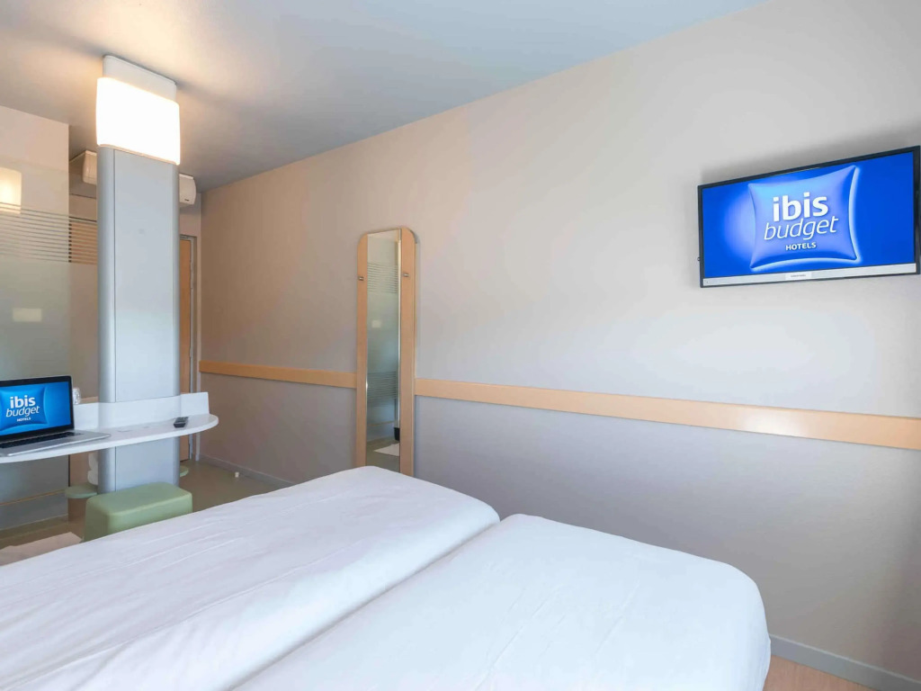 ibis budget Amberieu en Bugey/Chateau Gaillard A42
