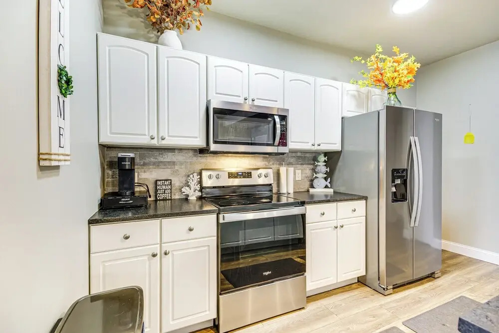 Pool Access + Private Deck: Lake Ozark Retreat