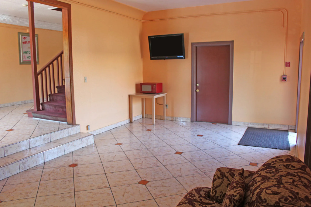 Antonio Hotel