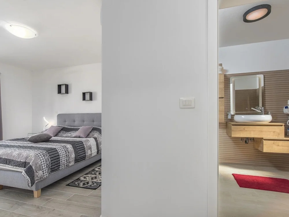 Villa Ragusa for 6+2 People With Pool in a Small Village Sosici Near Rovinj