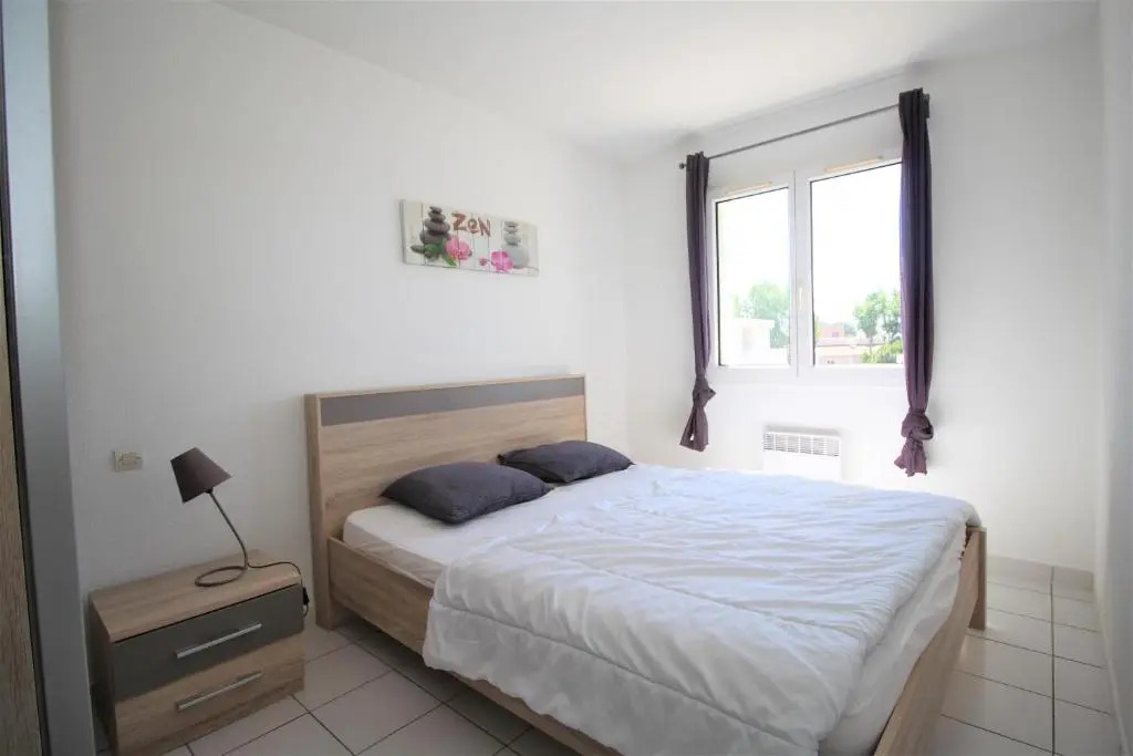 VOILLIERS- T2 avec parking à 700m de la plage