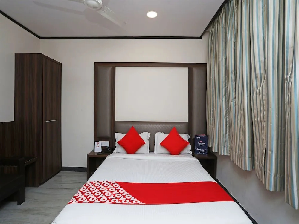 OYO 15966 Hotel Shivam